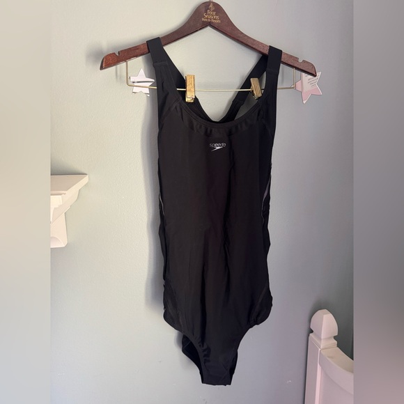 SPEEDO Black One Piece Swimsuit - Picture 1 of 16